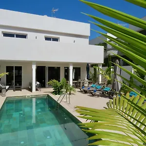 Villa Palm Breeze